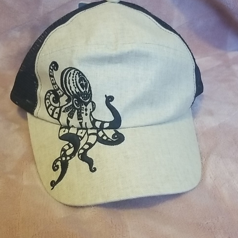 Get Kraken/Octopus Trucker Hat